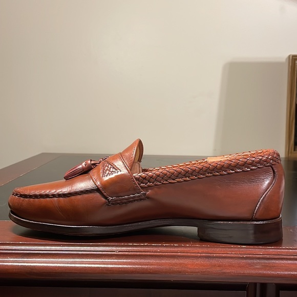 Allen Edmonds Maxfield tassel loafers, size 9D color brown. - Picture 6 of 9